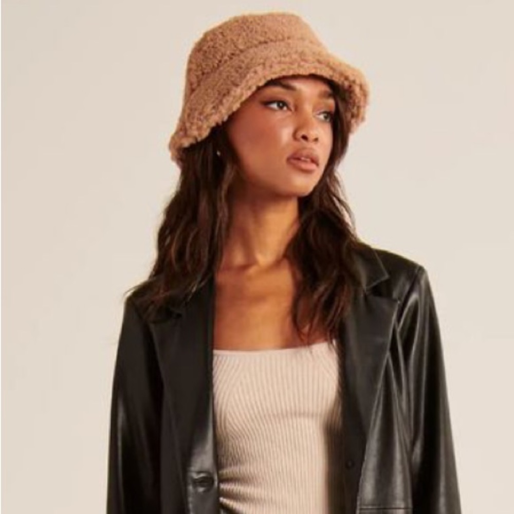 Abercrombie and fitch fuzzy bucket hat
